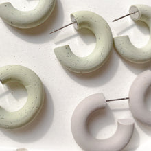 Load image into Gallery viewer, Clio Mini Hoops